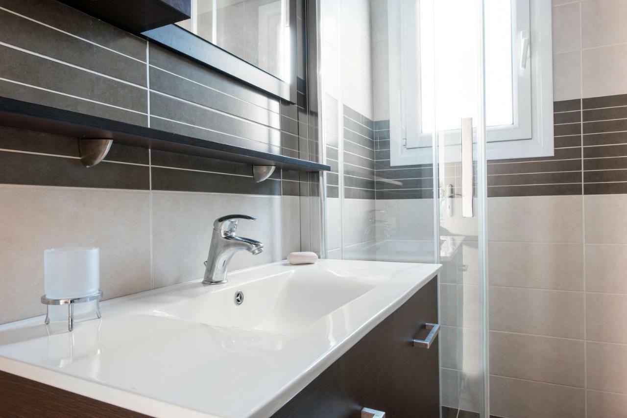 Top Floor Modern Studio In Central Koropi Apartment Luaran gambar